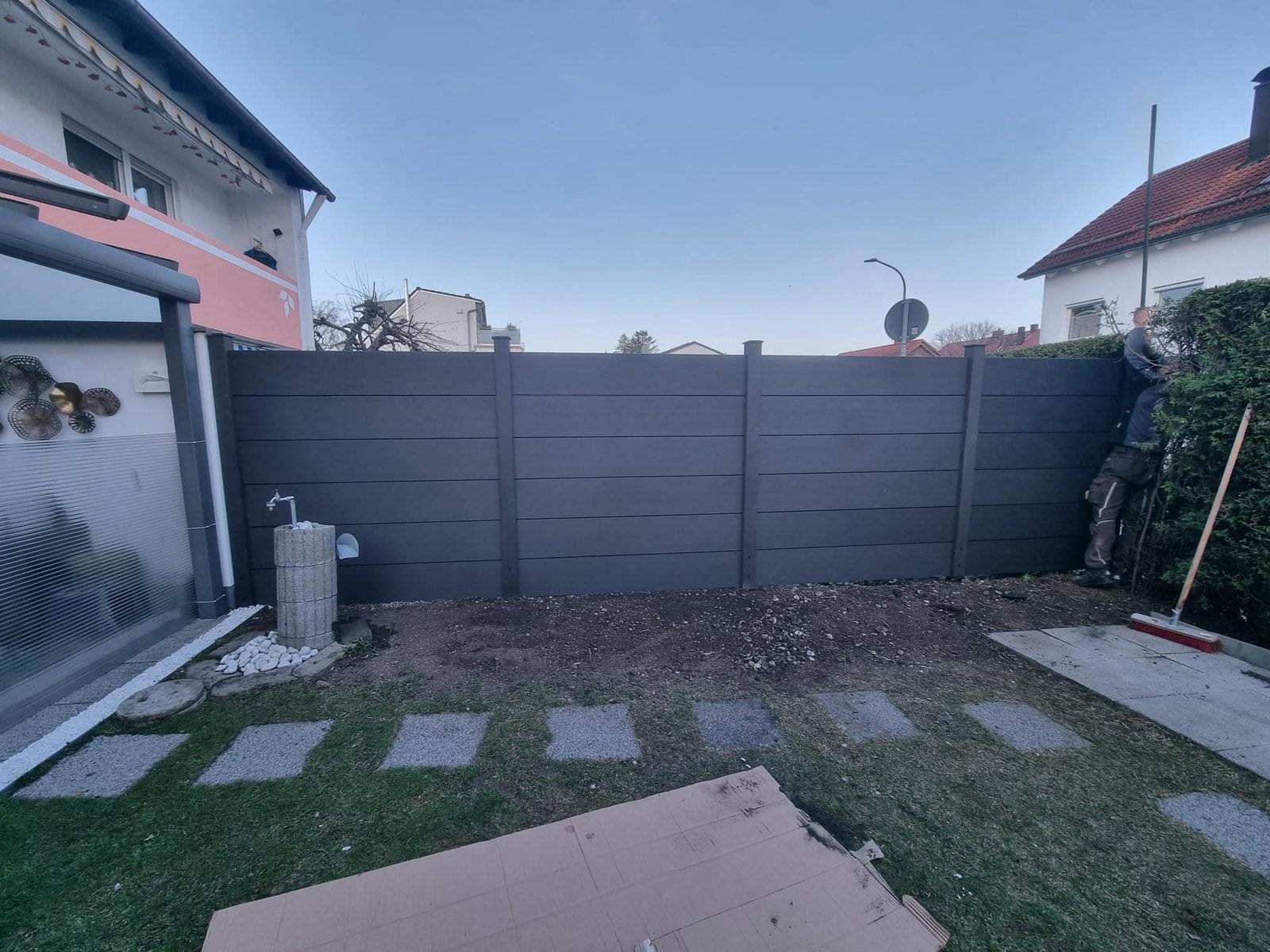 Montage und Aufbau von Zäunen